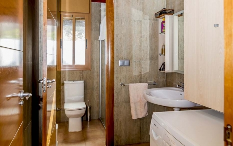 Cuarto de baño en planta baja